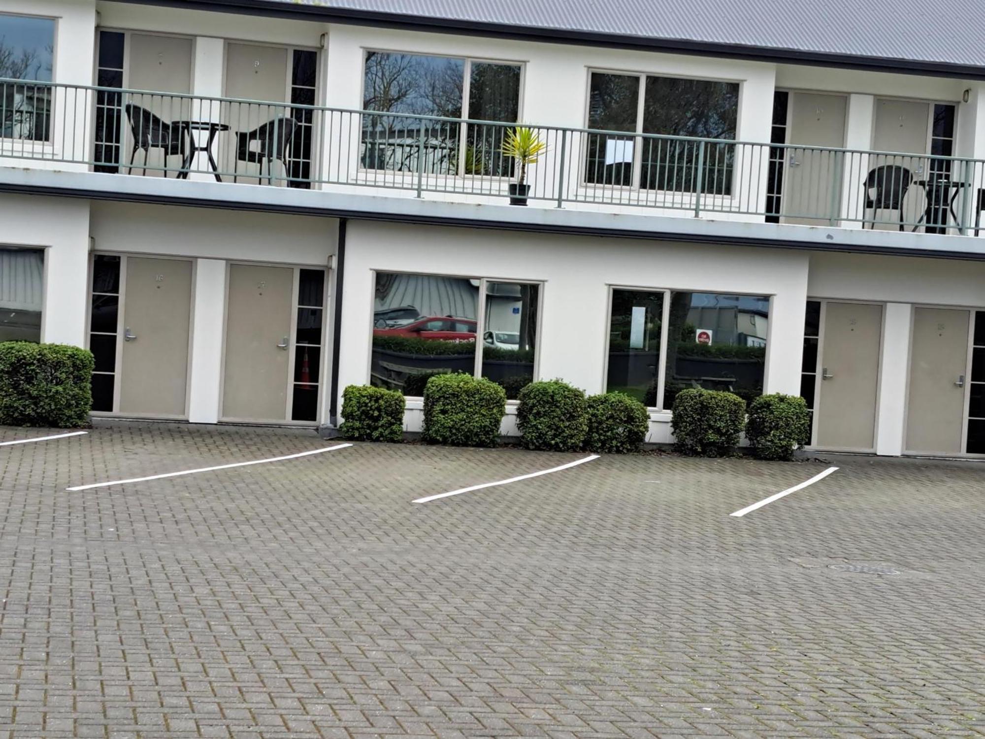 Village Motel Havelock North Exterior photo